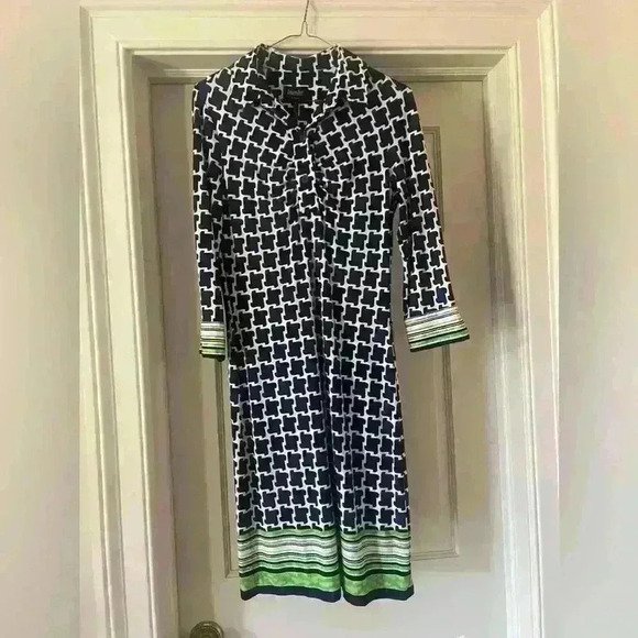 Laundry by Shelli Segal dress Size 4. Exc condition wrinkle free Lightweight - Picture 4 of 11